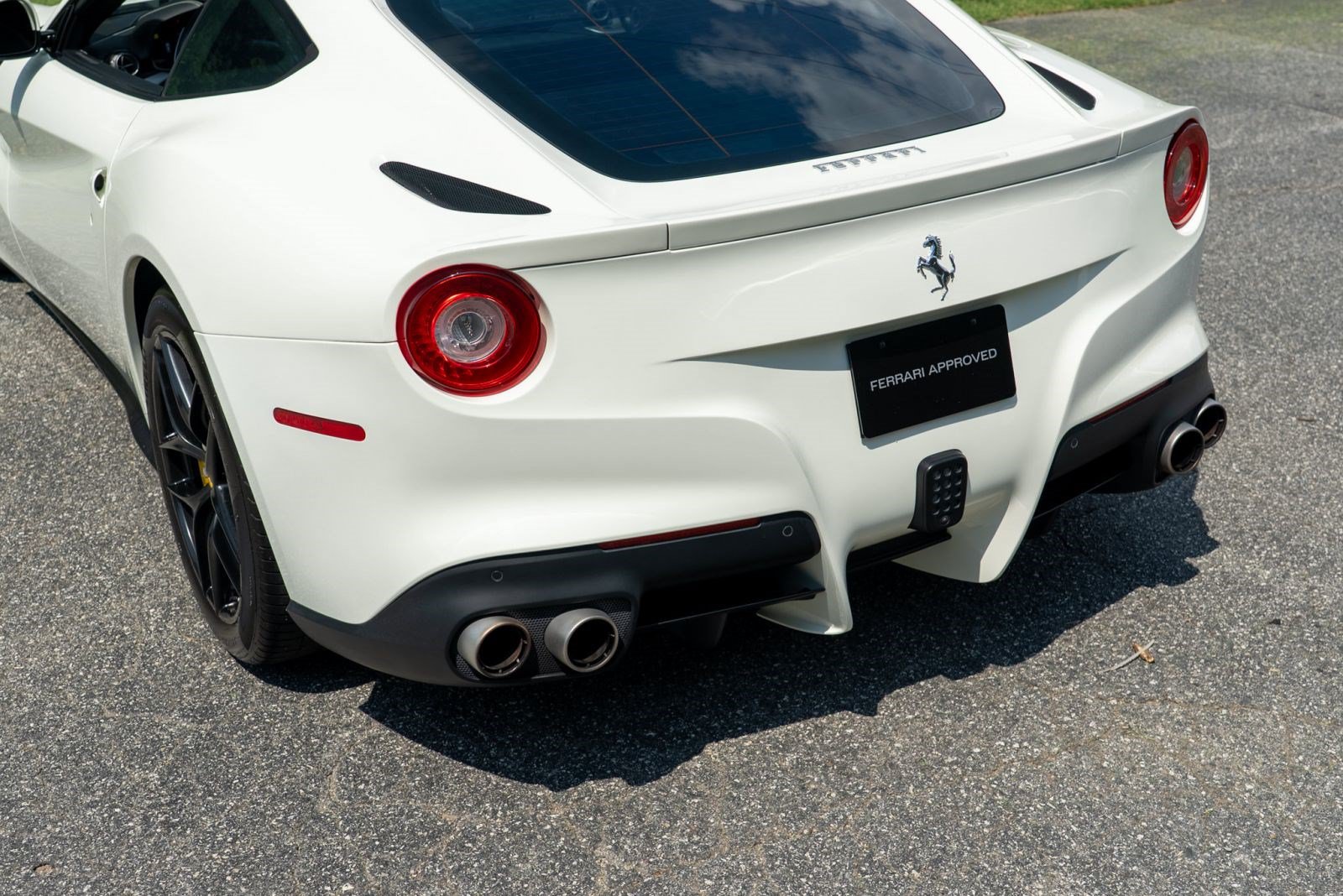 Used 2017 Ferrari F12 Berlinetta RWD image 16
