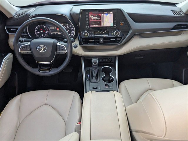 Used 2020 Toyota Highlander XLE image 18