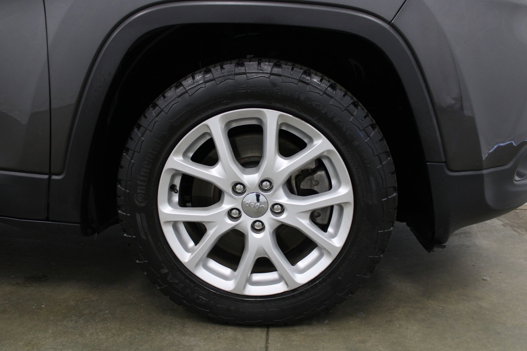 Used 2015 Jeep Cherokee Latitude image 4