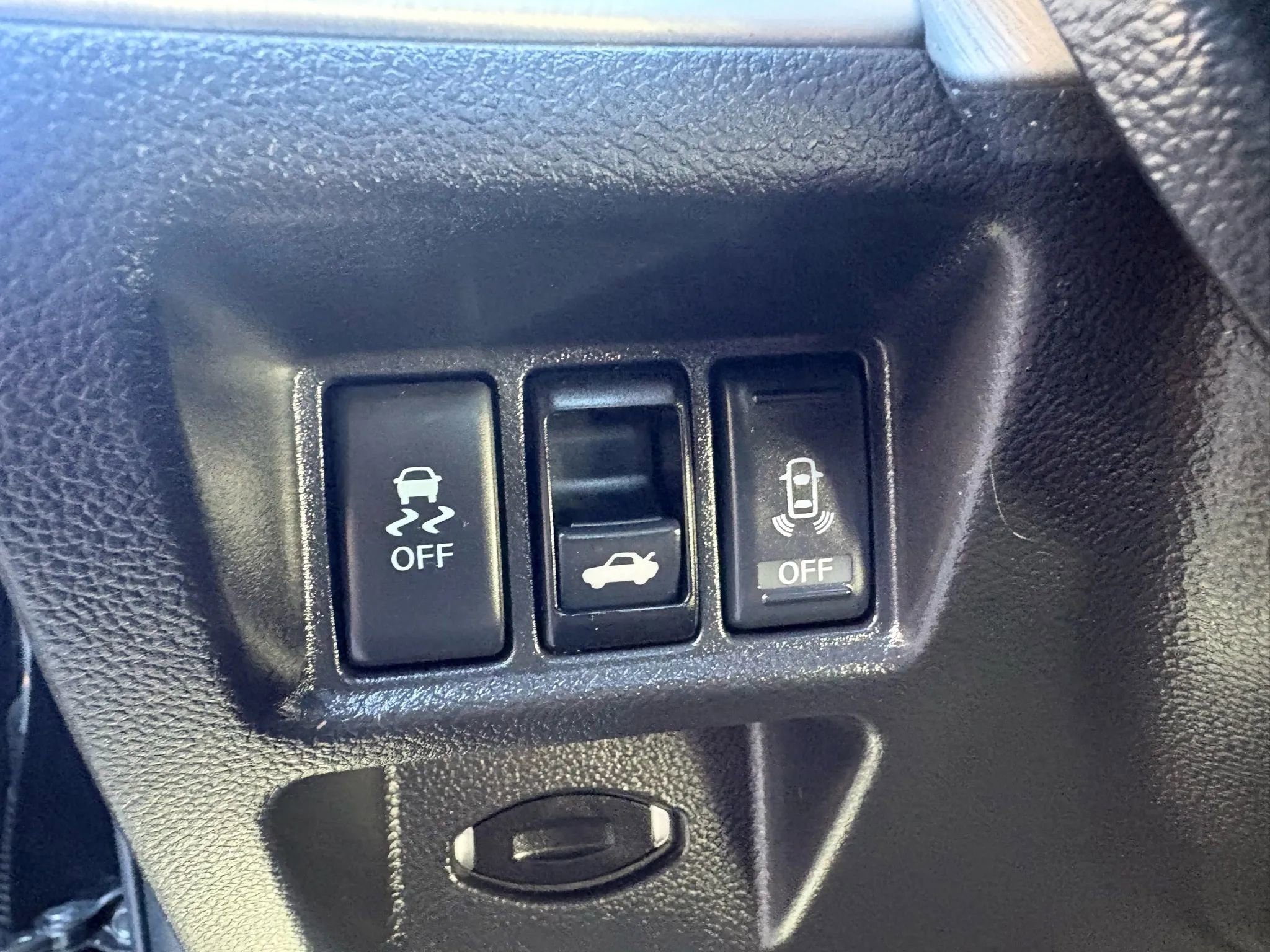 Used 2014 INFINITI Q60 Convertible 2D w/ Premium Package image 20