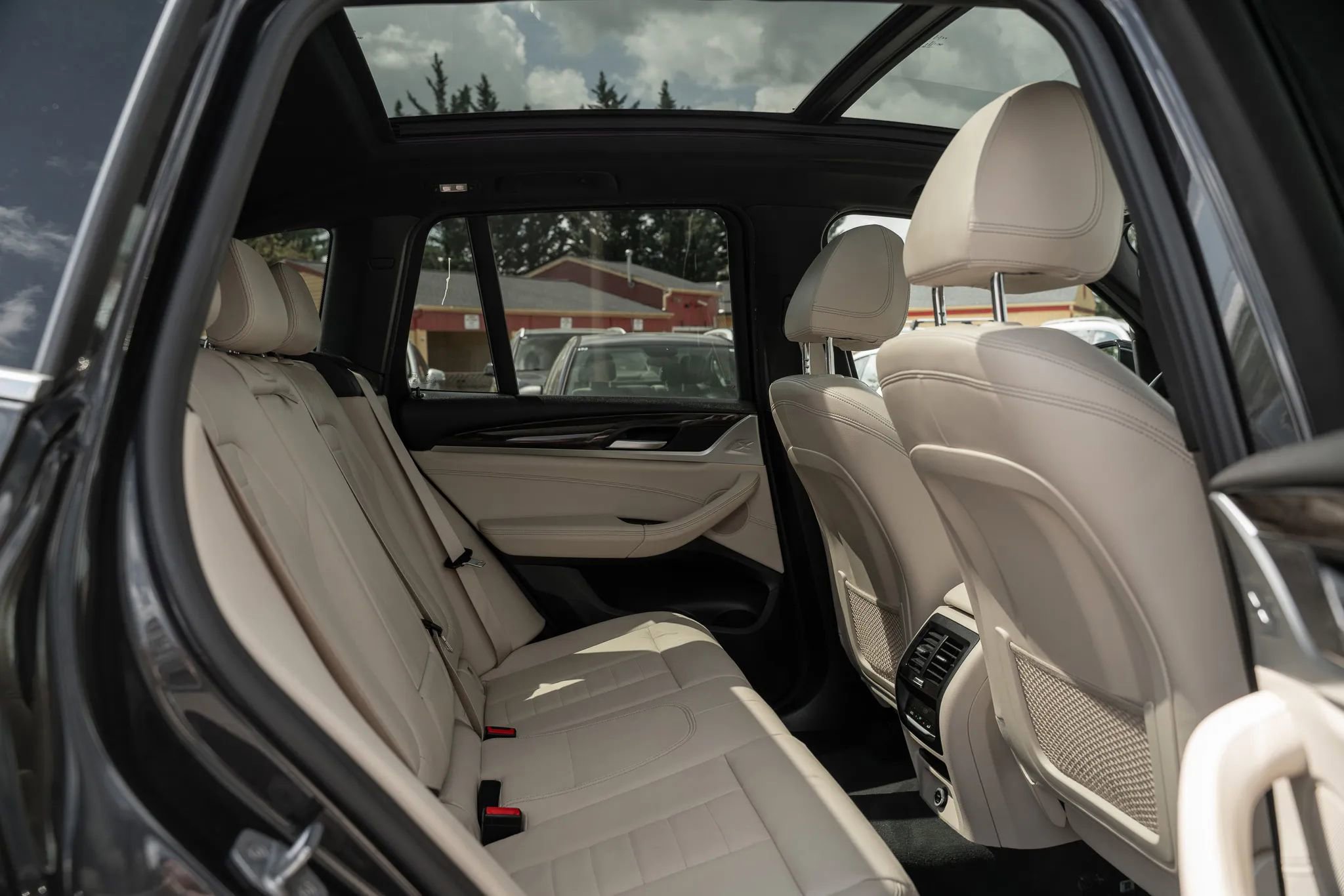 Used 2019 BMW X3 xDrive30i w/ Executive Package AWD/4WD image 11