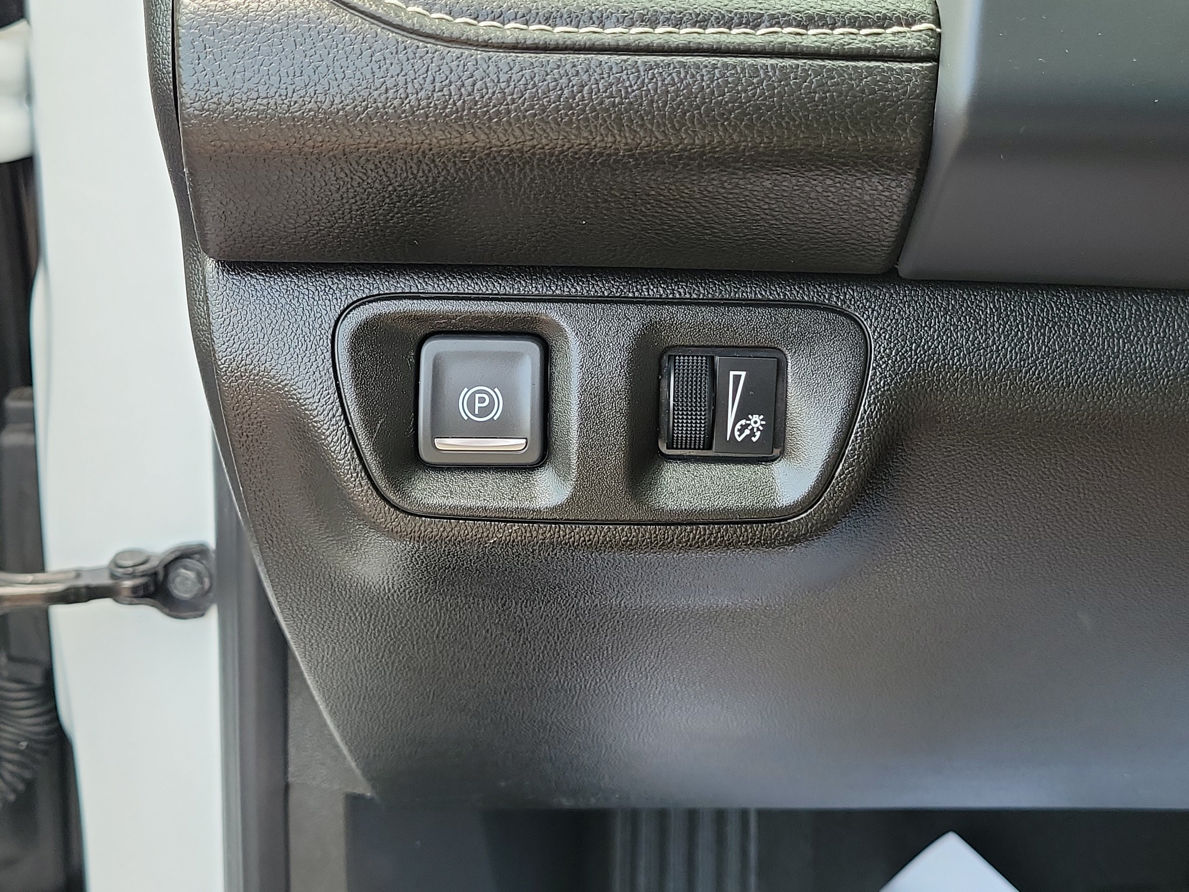 Used 2023 GMC Acadia SLE w/ Driver Convenience Package FWD image 20