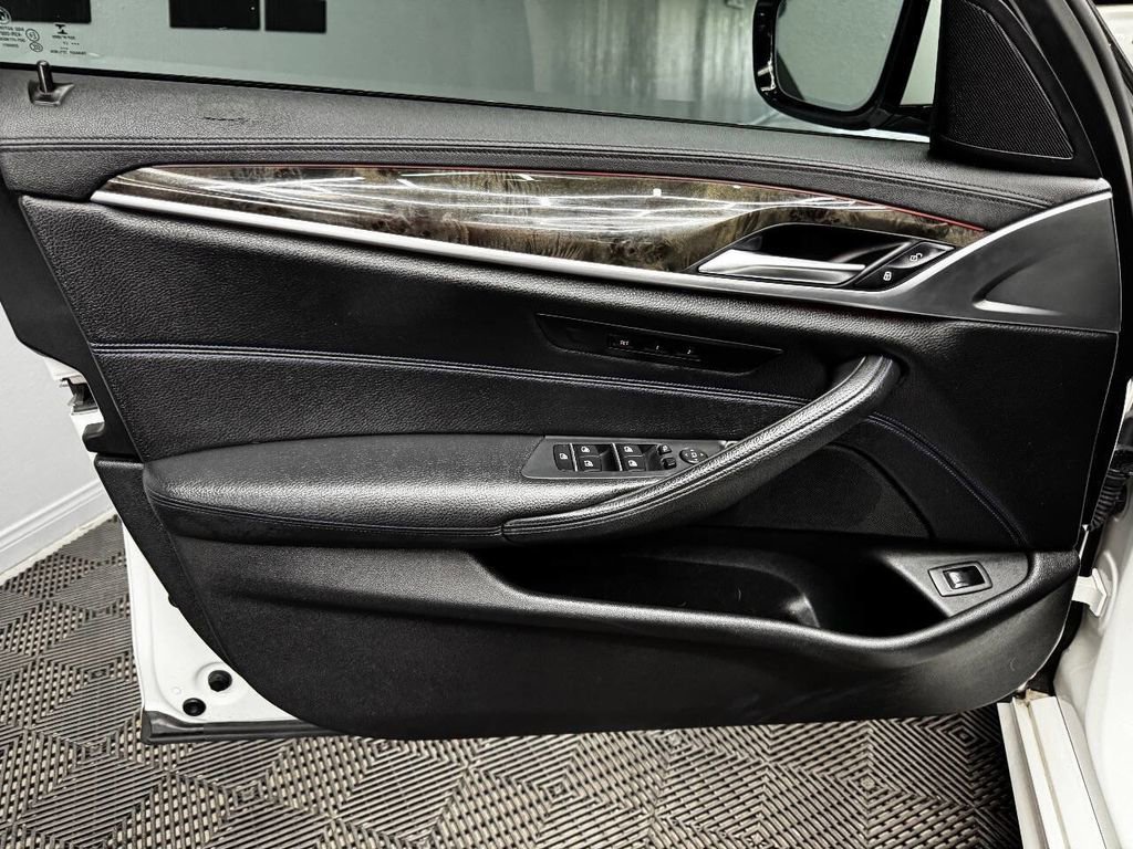 Used 2018 BMW 540i image 38