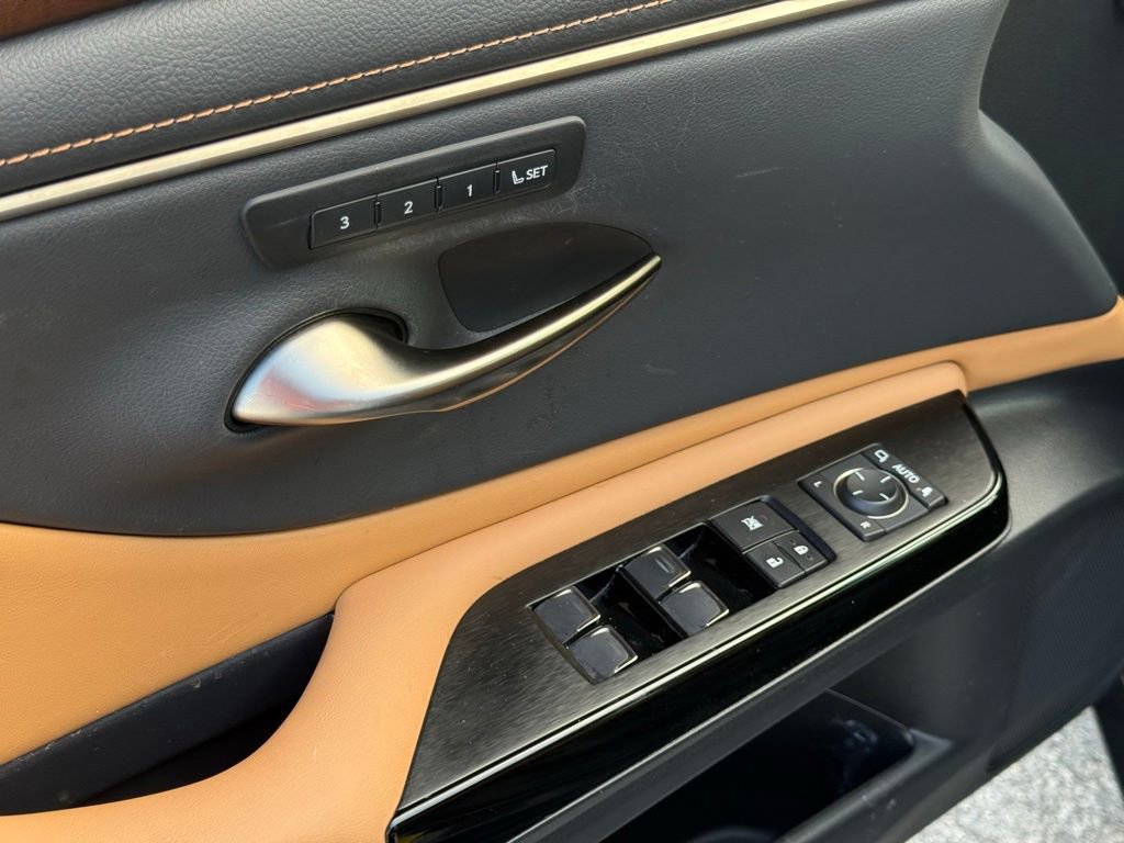 Certified 2023 Lexus ES 350 w/ Premium Package image 22