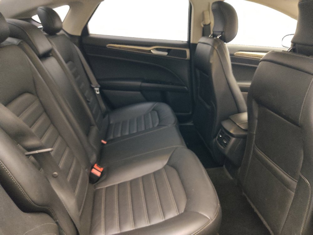 Used 2014 Ford Fusion SE w/ Equipment Group 202A FWD image 19