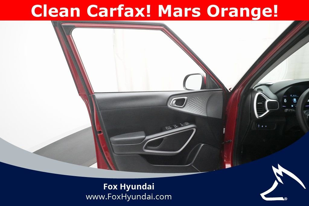 Used 2023 Kia Soul LX image 27