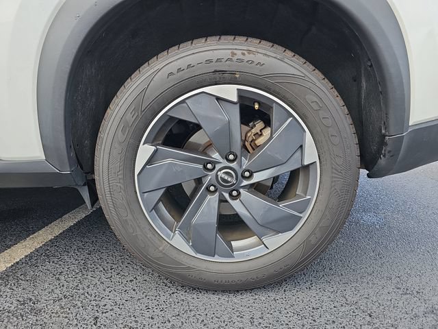 Used 2024 Nissan Rogue SV FWD image 9