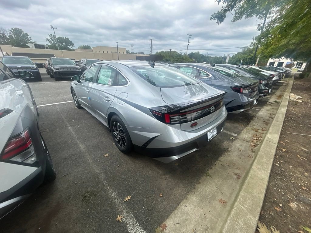 New 2026 Hyundai Sonata Blue FWD image 3