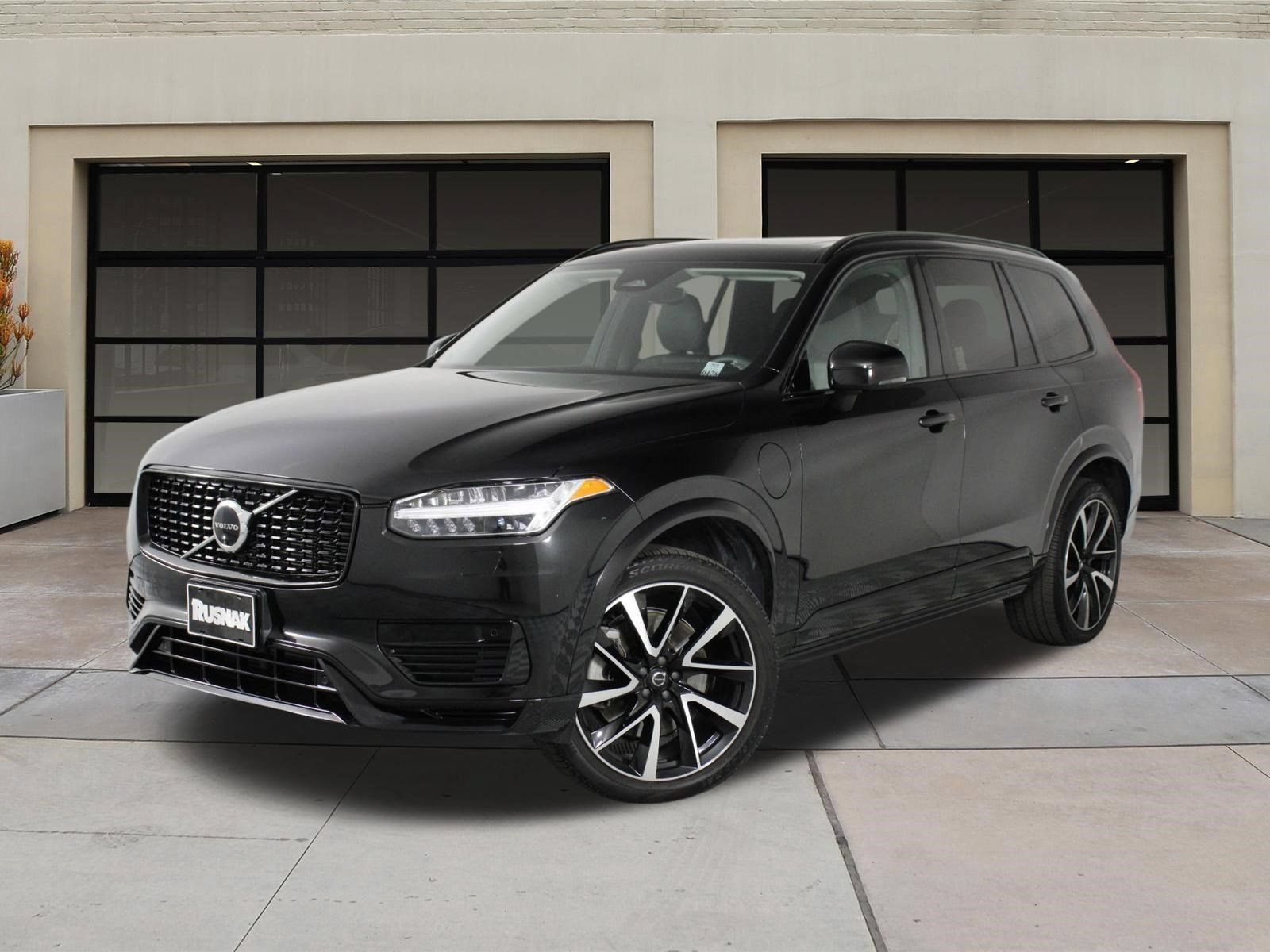 Certified 2023 Volvo XC90 T8 Plus w/ Protection Package Premier AWD/4WD image 3