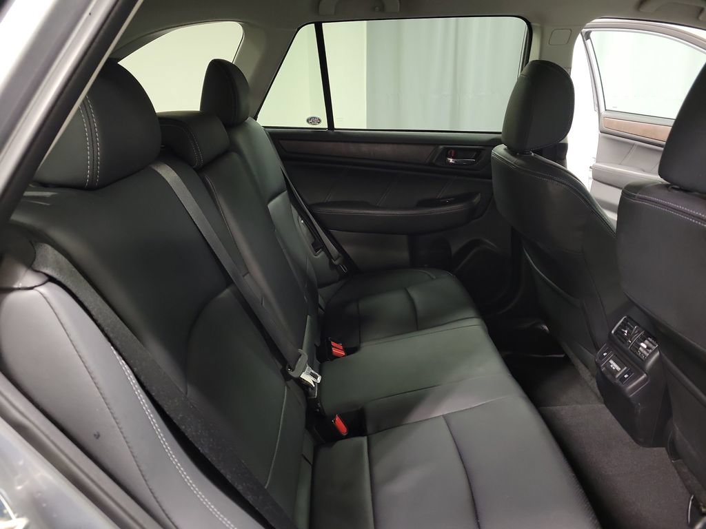 Used 2018 Subaru Outback 3.6R Limited AWD/4WD image 30
