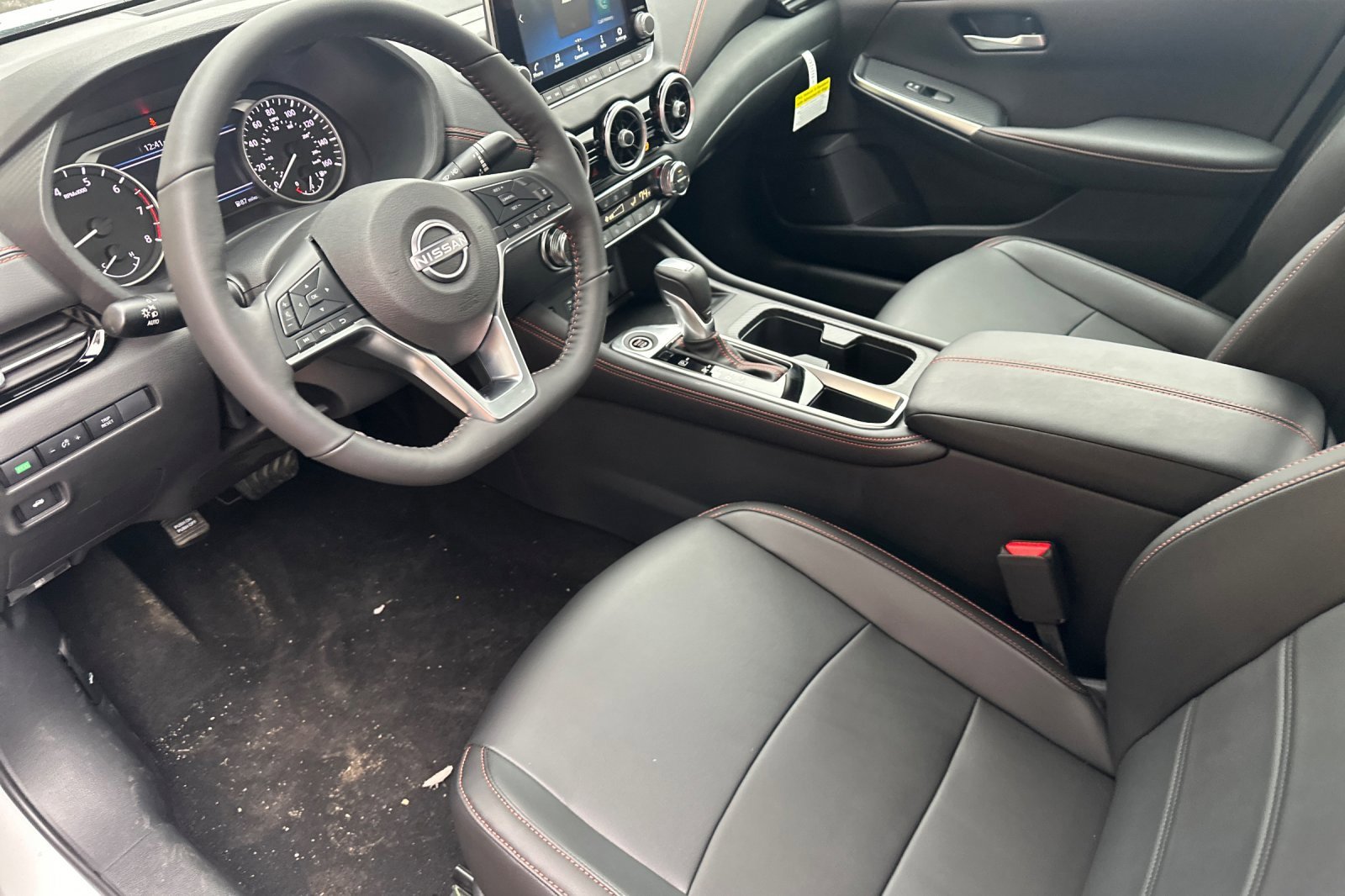 Used 2025 Nissan Sentra SR w/ SR Premium Package image 8