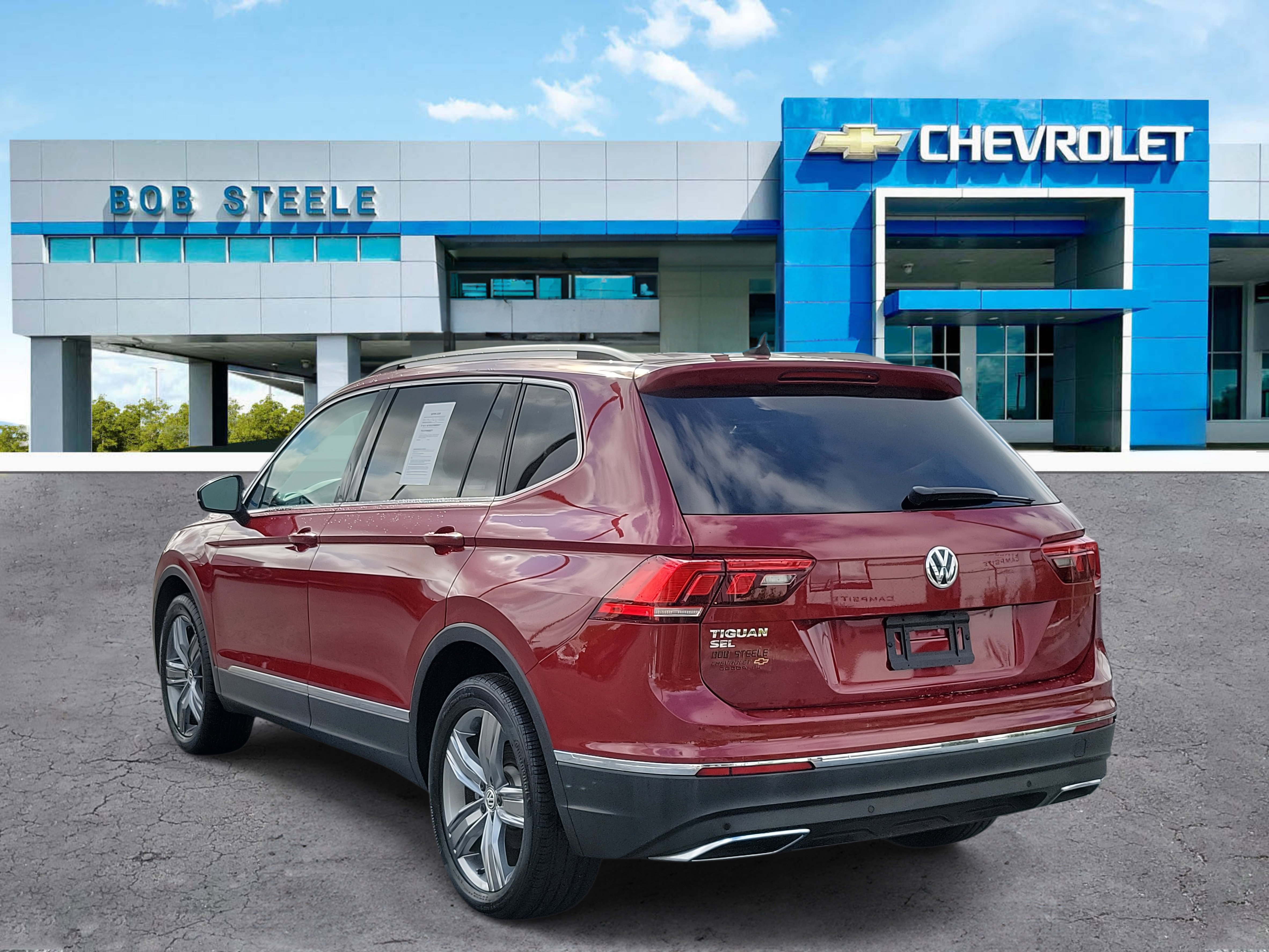 Used 2021 Volkswagen Tiguan SEL FWD image 4
