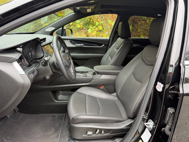 Used 2025 Cadillac XT5 Premium Luxury image 11