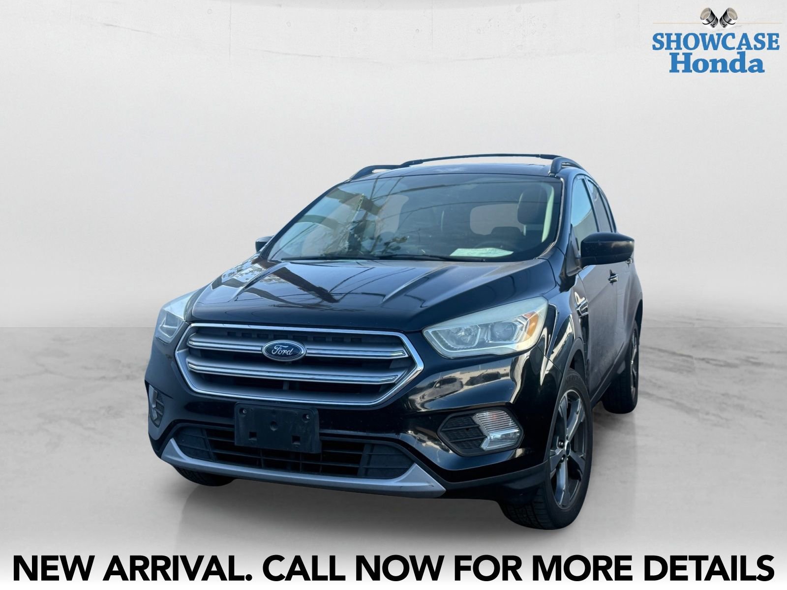 Used 2017 Ford Escape SE w/ SE Leather Comfort Package image 2