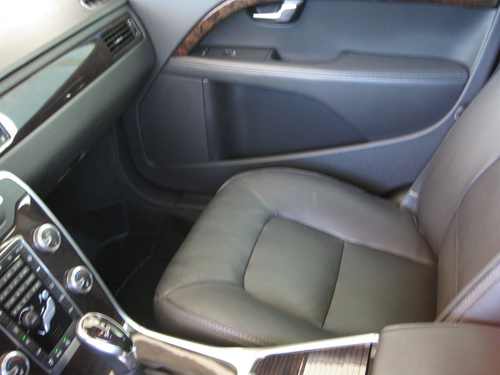Used 2016 Volvo XC70 T5 Premier w/ Proximity Package FWD image 23
