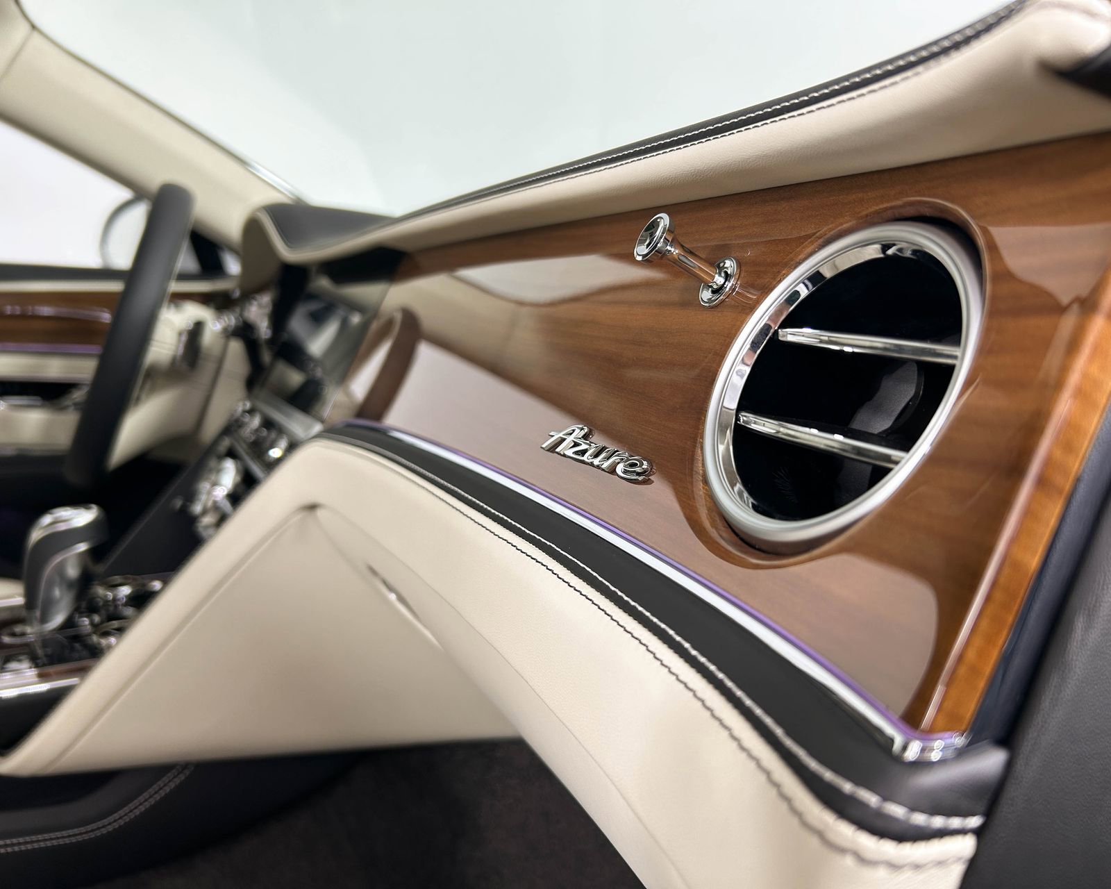 New 2026 Bentley Flying Spur Plug-In Hybrid image 27