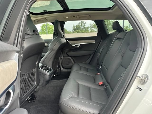 Certified 2025 Volvo V90 B6 Cross Country Plus AWD/4WD image 13
