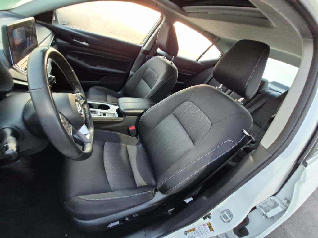 Used 2024 Nissan Altima 2.5 SV w/ SV Premium Package AWD/4WD image 11