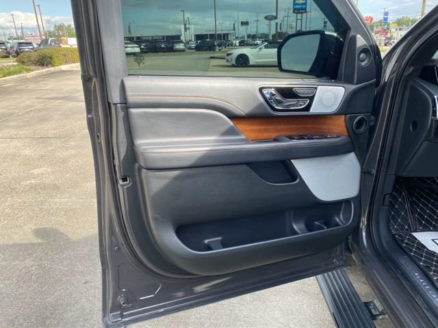 Used 2023 Lincoln Navigator Black Label AWD/4WD image 13