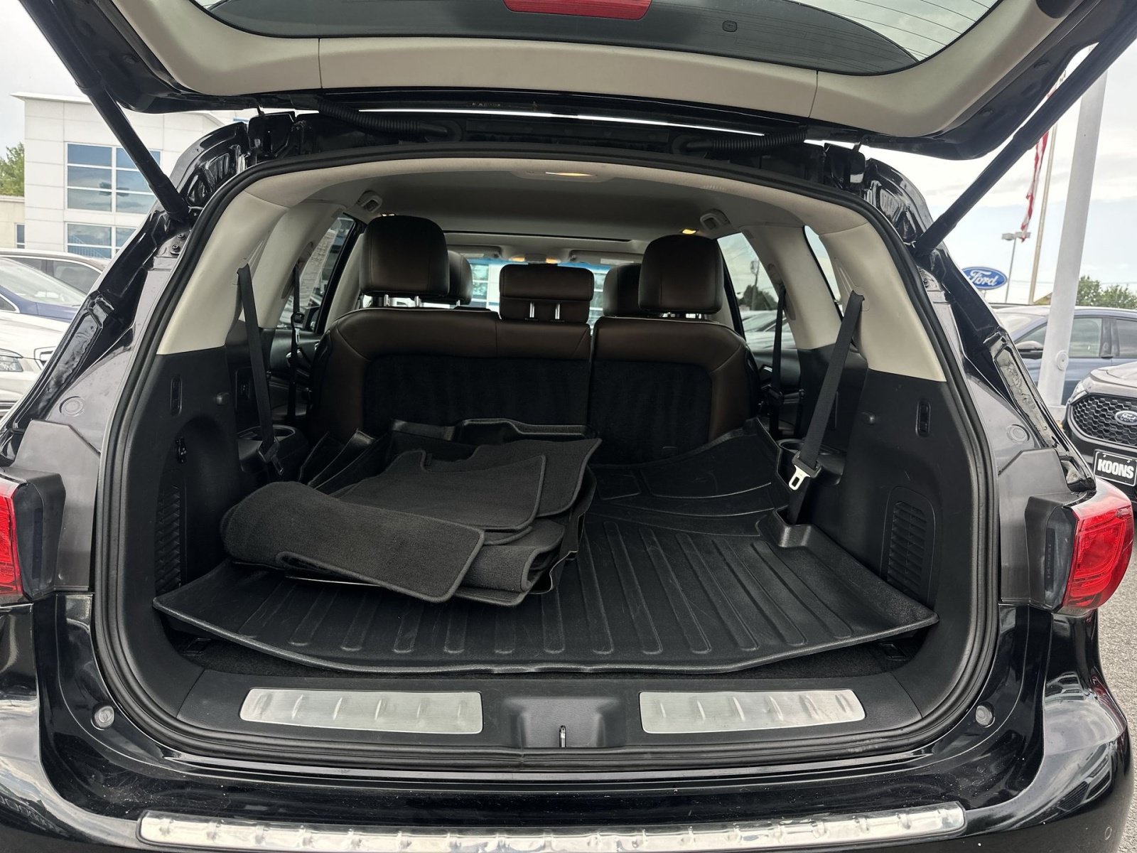 Used 2016 INFINITI QX60 Luxe w/ Premium Plus Package AWD/4WD image 28
