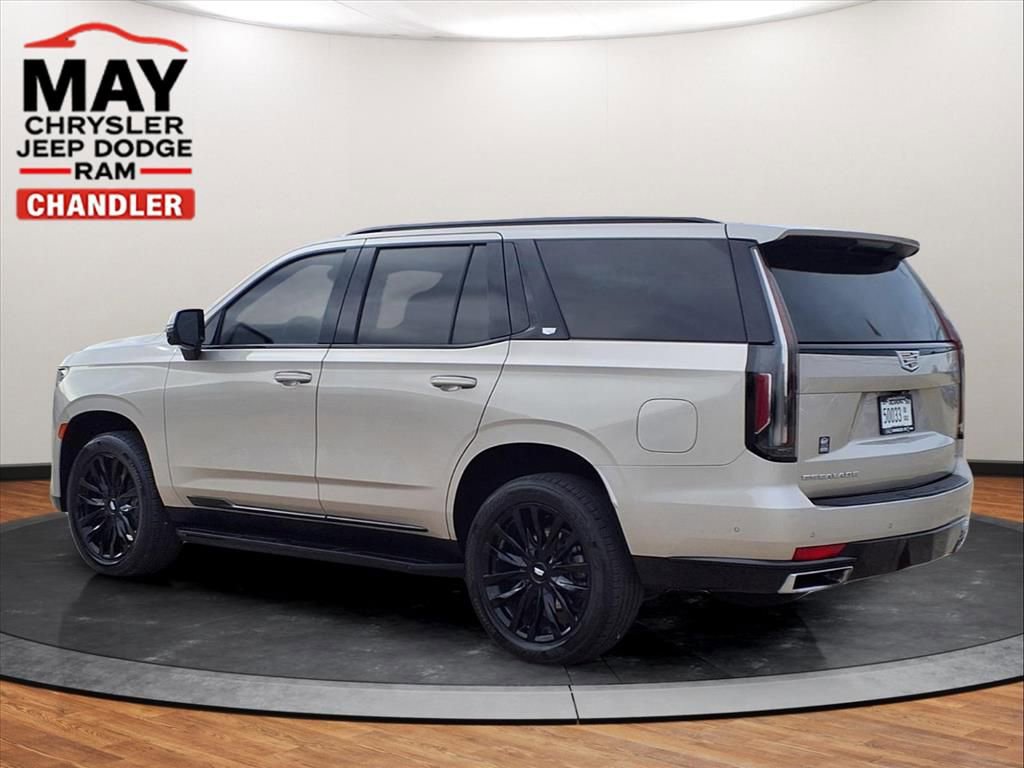 Used 2023 Cadillac Escalade Premium Luxury image 3