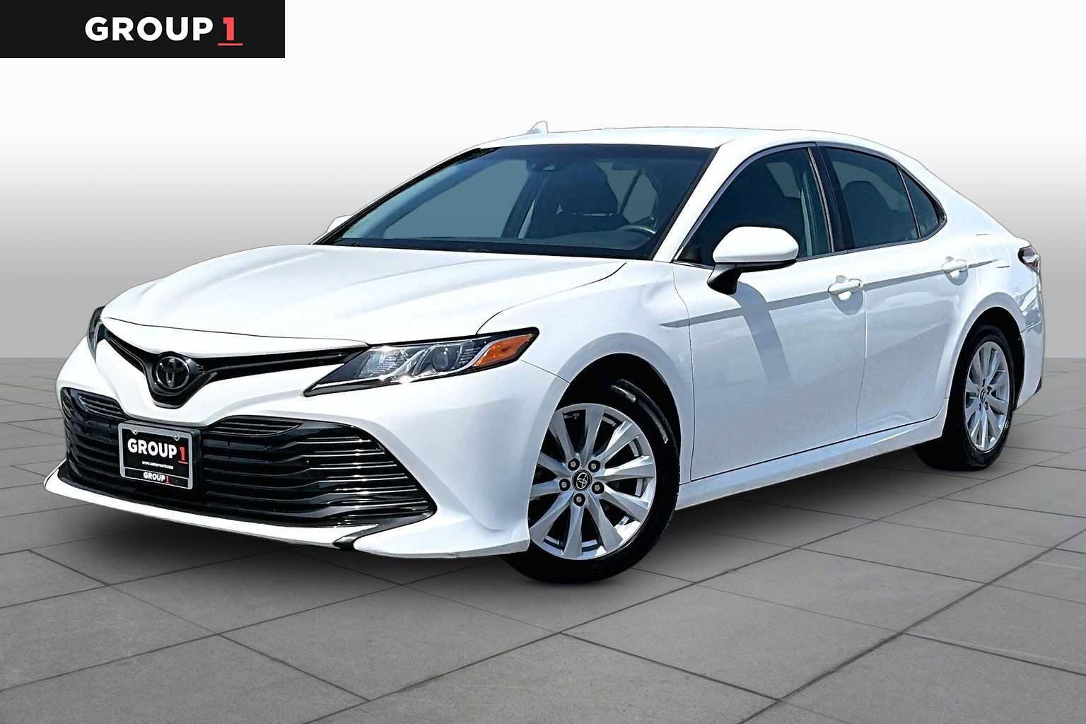 Used 2018 Toyota Camry LE FWD image 1
