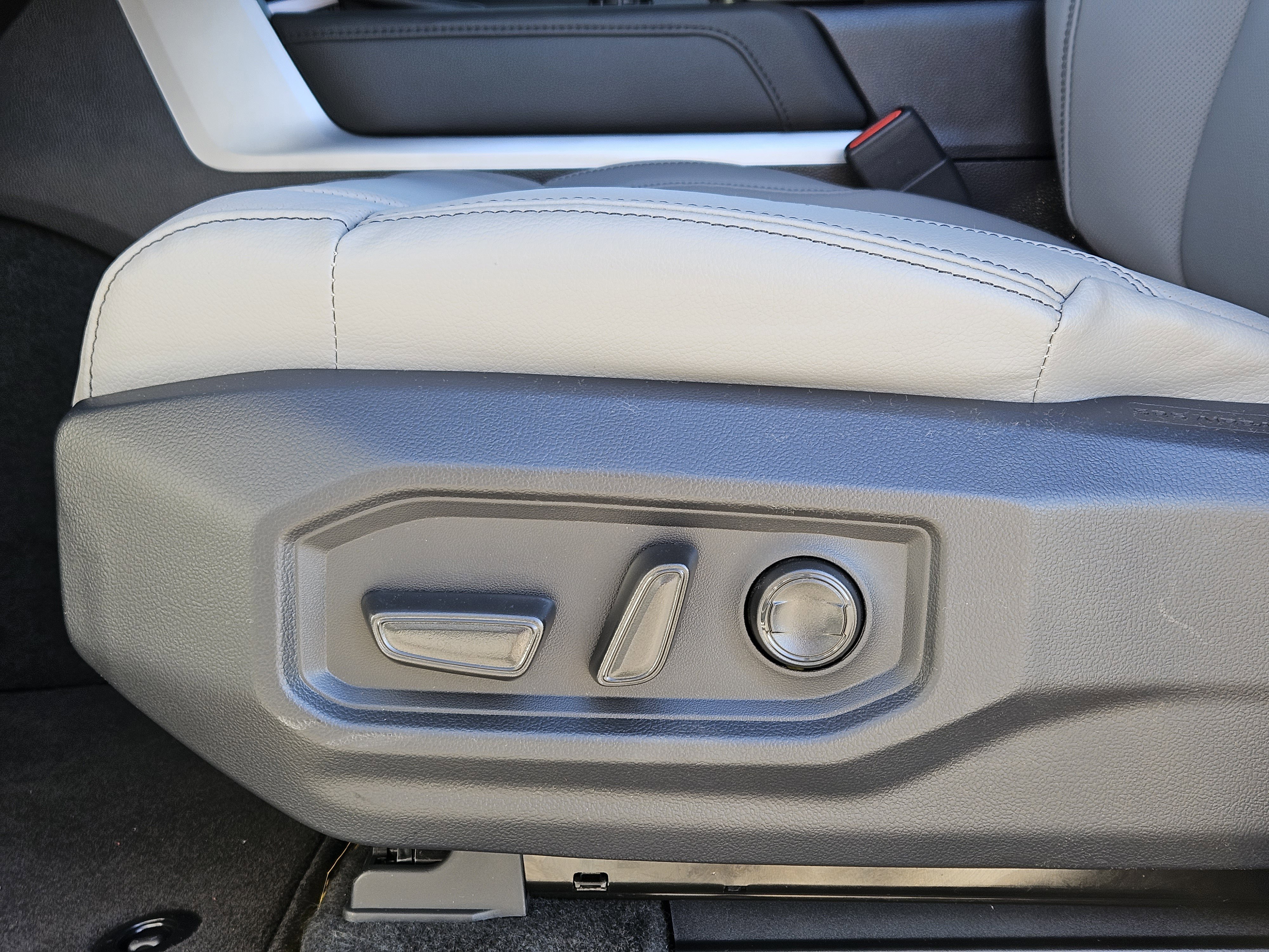 New 2026 Toyota Tundra Limited image 18