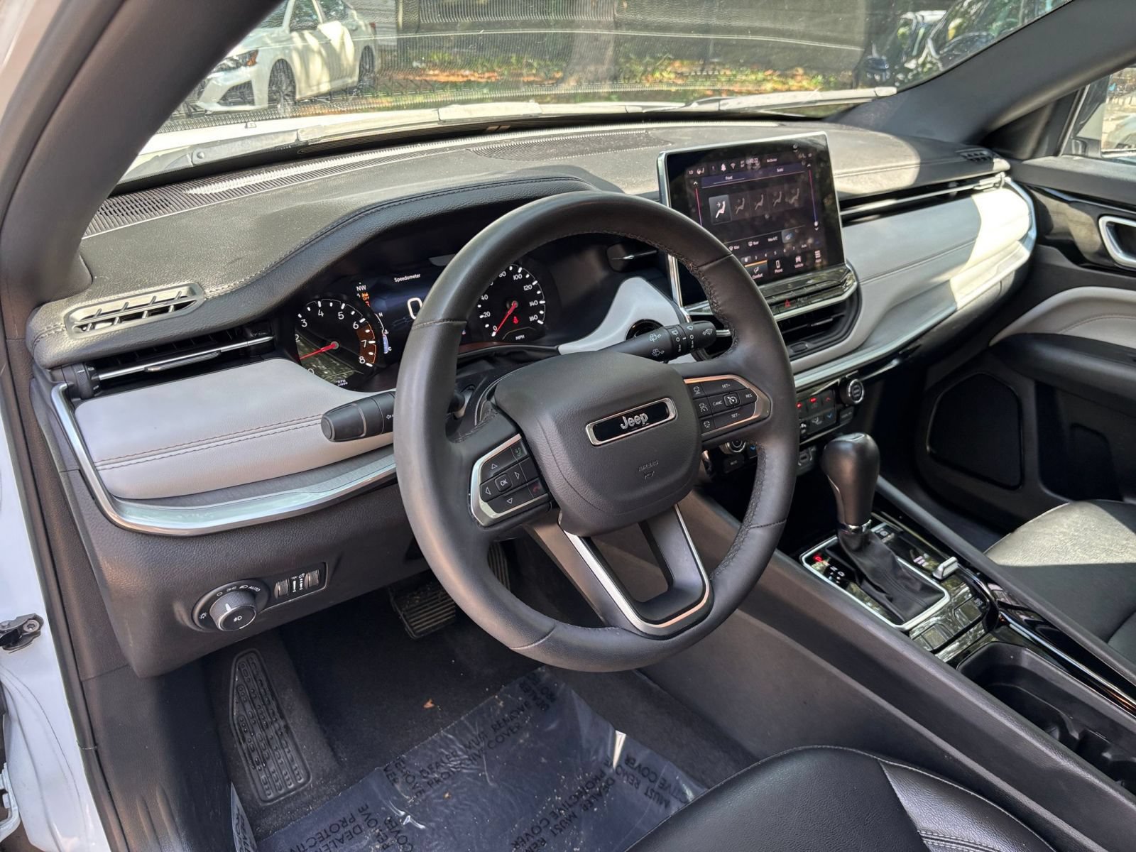 Used 2025 Jeep Compass Limited AWD/4WD image 34