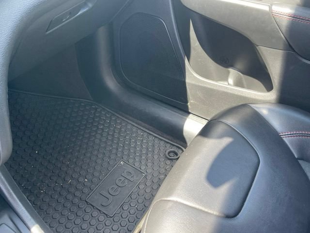 Used 2019 Jeep Cherokee Trailhawk w/ Comfort/Convenience Group AWD/4WD image 41