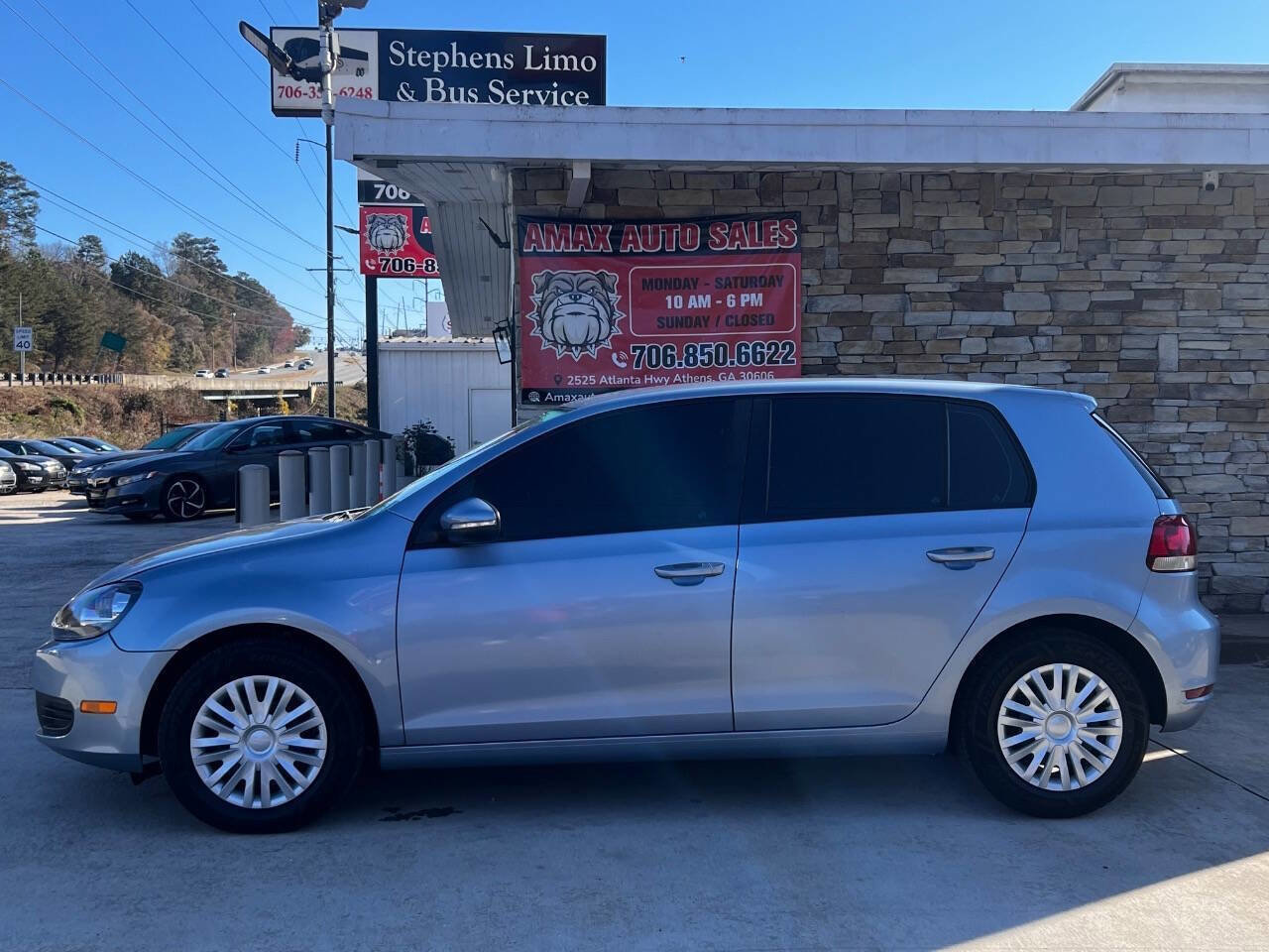 Used 2010 Volkswagen Golf 4-Door image 3