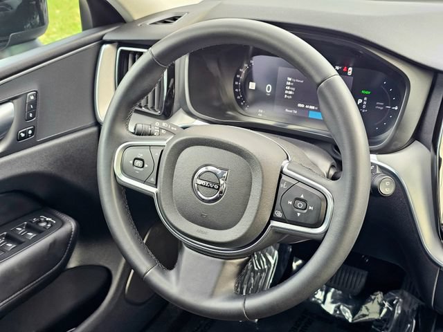 Used 2024 Volvo XC60 T8 Core AWD/4WD image 30