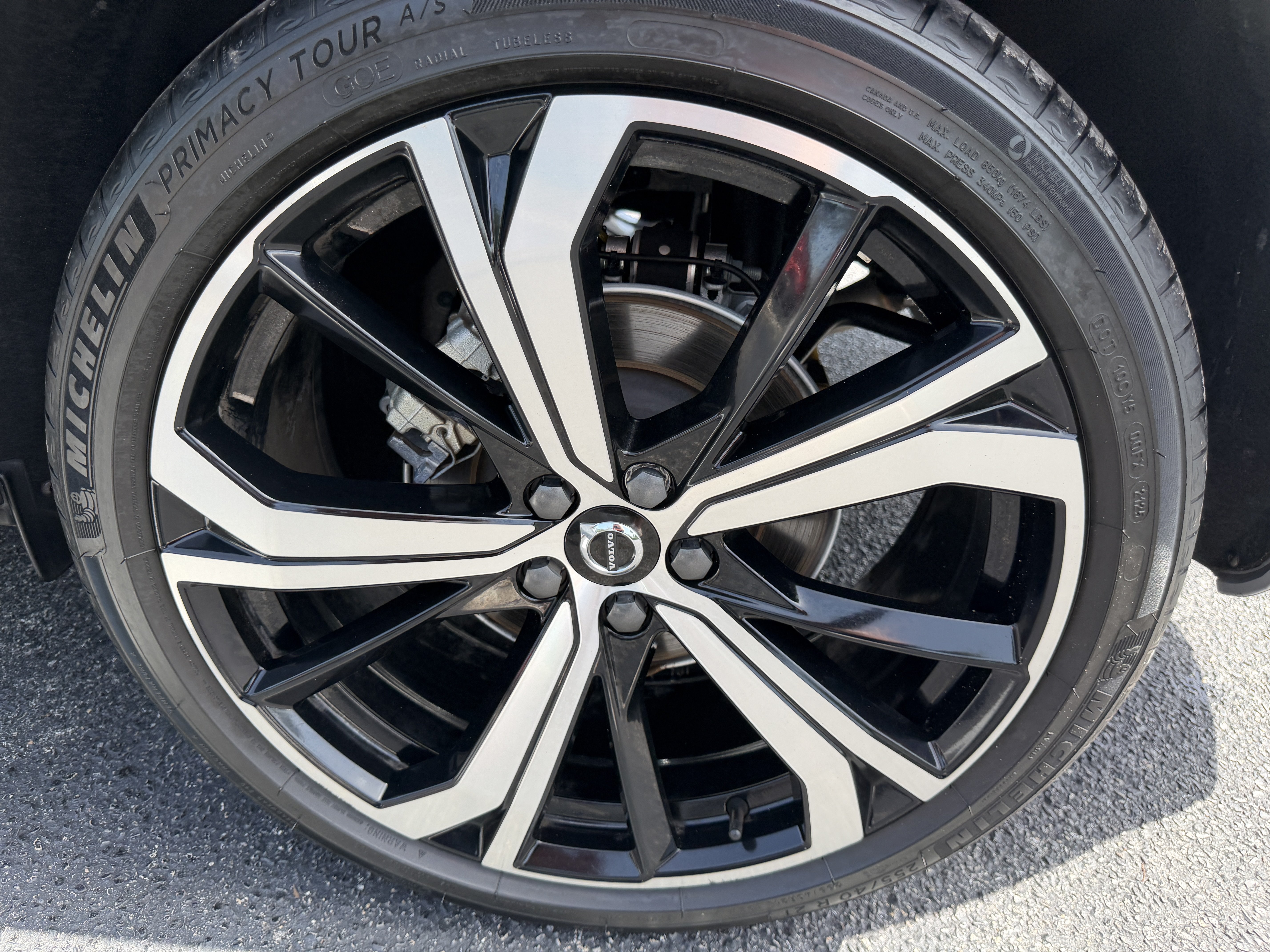 Certified 2023 Volvo XC60 B5 Ultimate w/ Climate Package FWD image 32