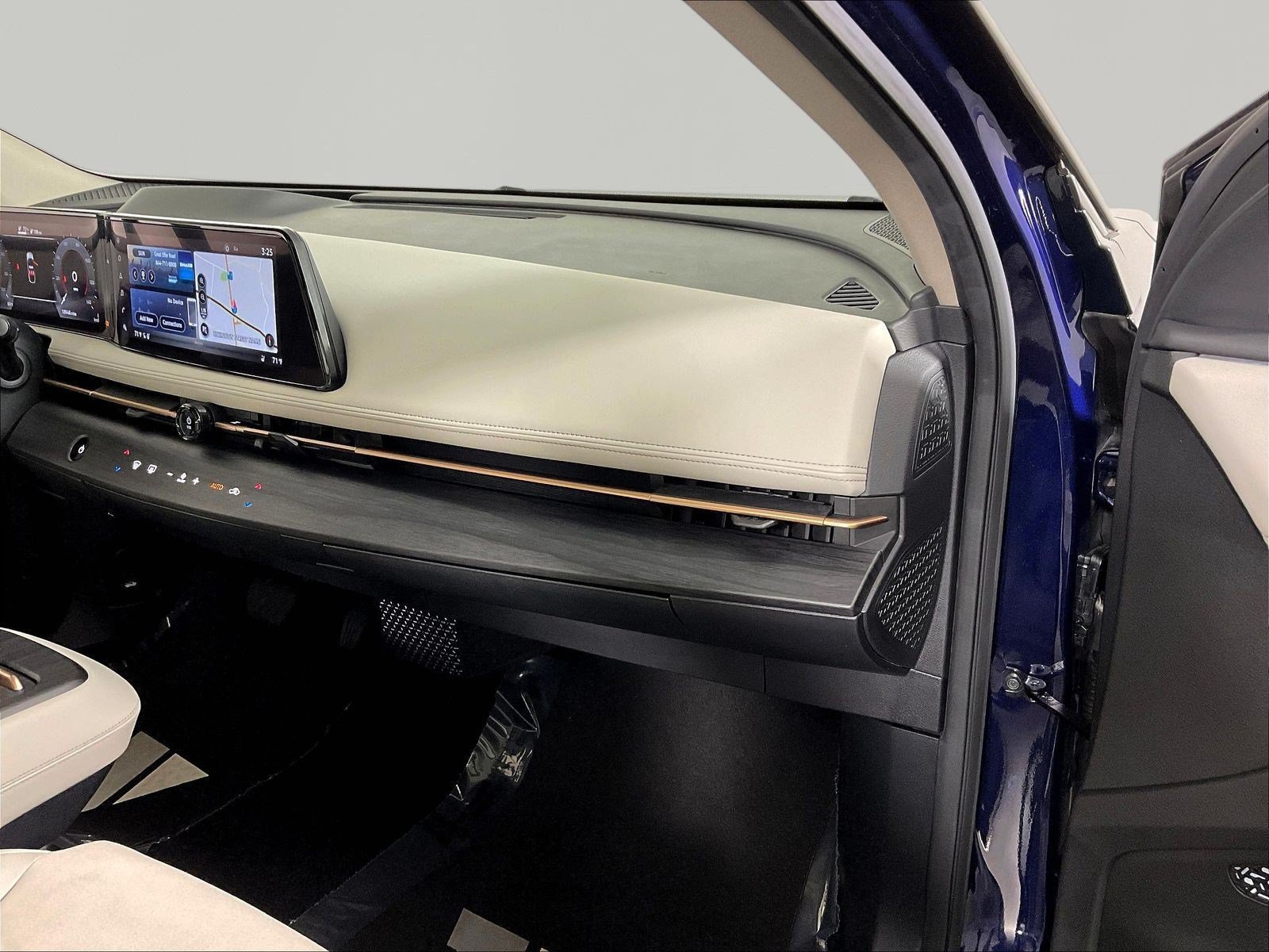 Certified 2023 Nissan Ariya AWD image 26