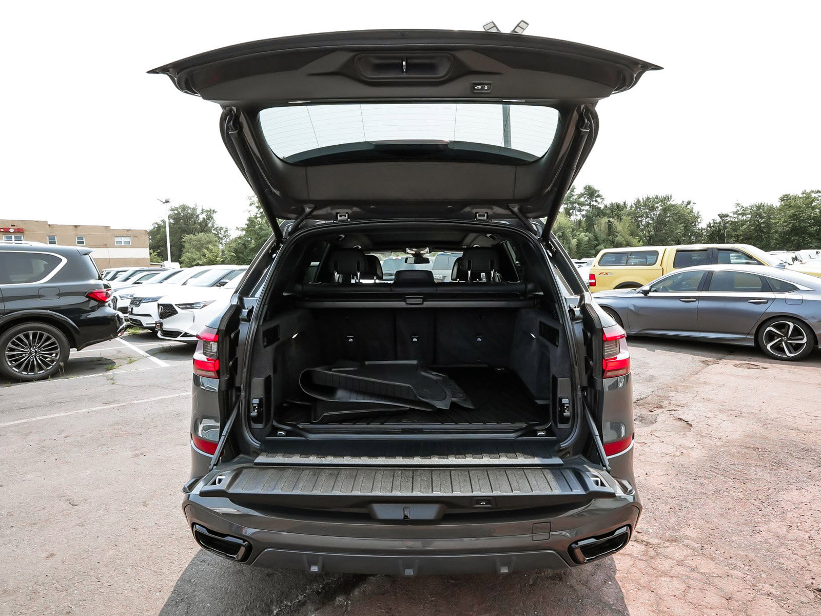 Used 2022 BMW X5 M50i w/ Executive Package AWD/4WD image 51