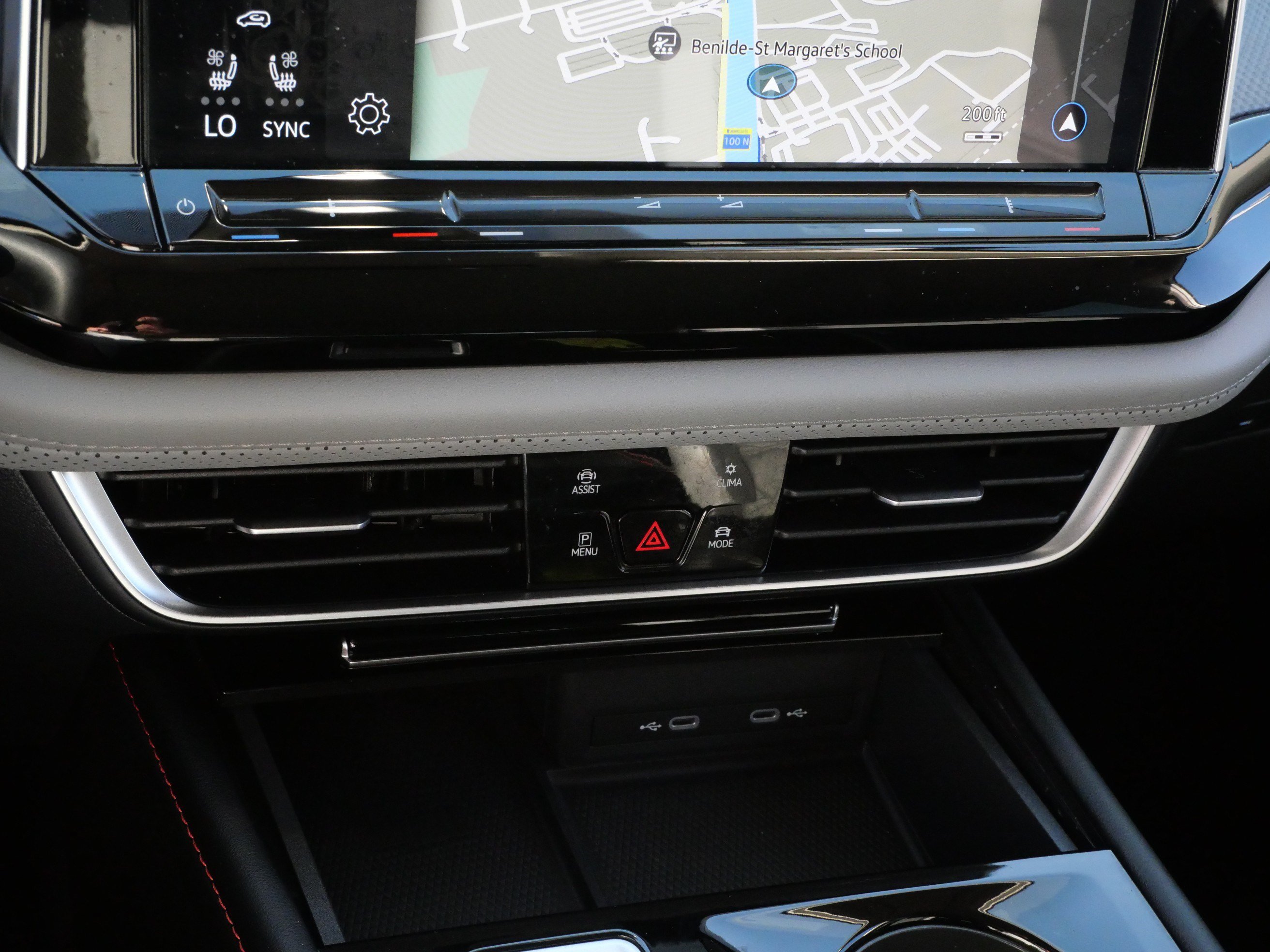 Certified 2024 Volkswagen Atlas Peak Edition SEL AWD/4WD image 23