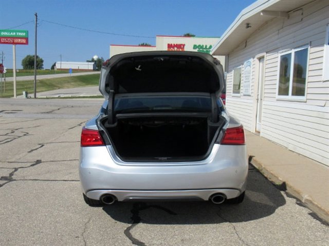 Used 2016 Nissan Maxima Platinum w/ Interior Lighting Package image 9