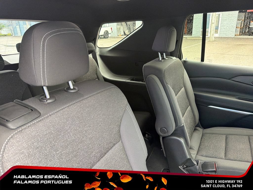 Used 2025 Chevrolet Traverse LT FWD image 31