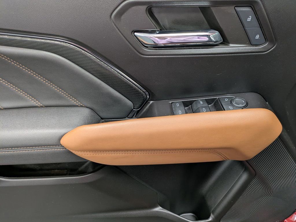 Used 2024 GMC Canyon AT4 image 10