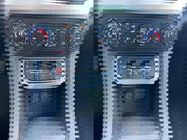 Used 2023 GMC Acadia SLE w/ Driver Convenience Package image 29