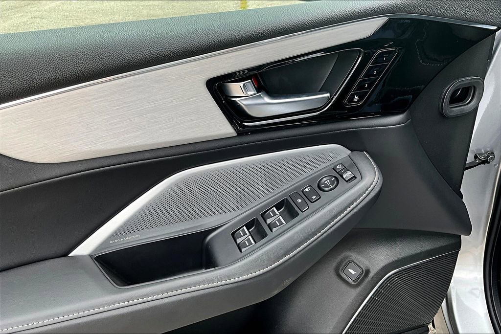 Used 2025 Acura MDX w/ Technology Package image 18