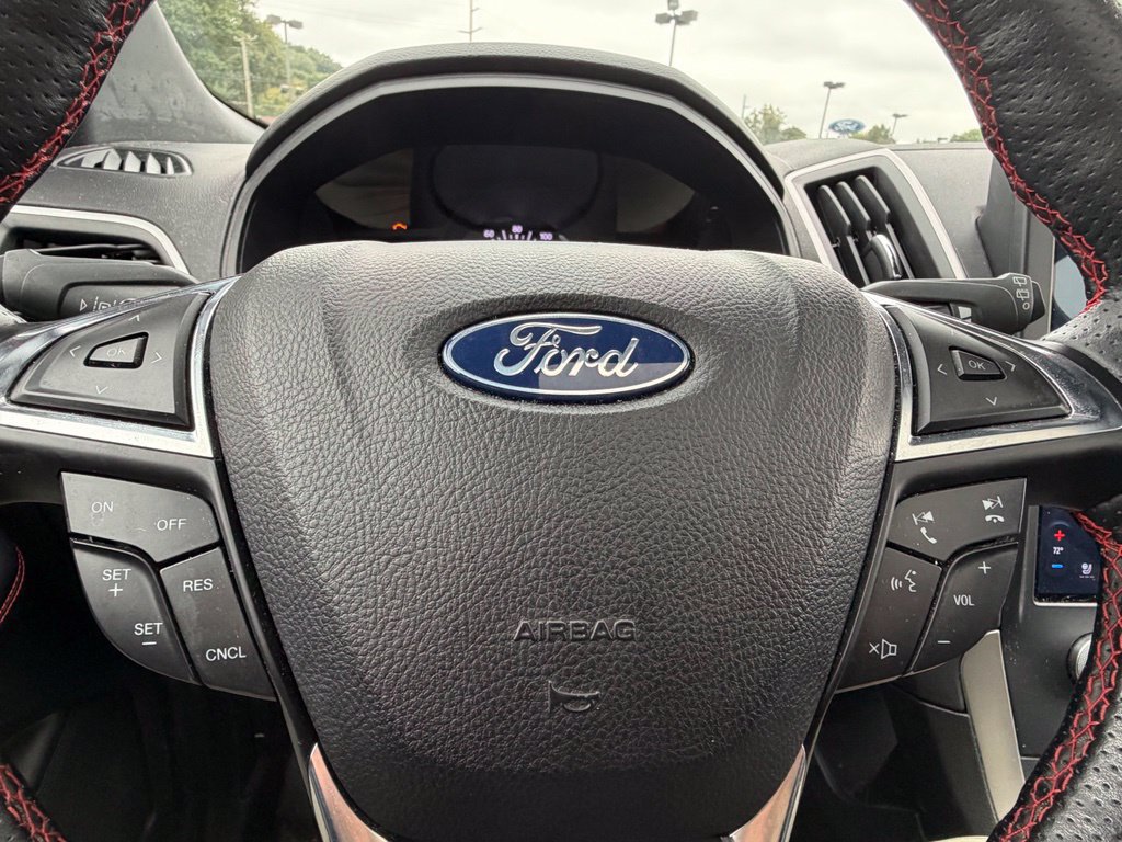 Used 2022 Ford Edge ST-Line w/ Class II Trailer Tow Package AWD/4WD image 17