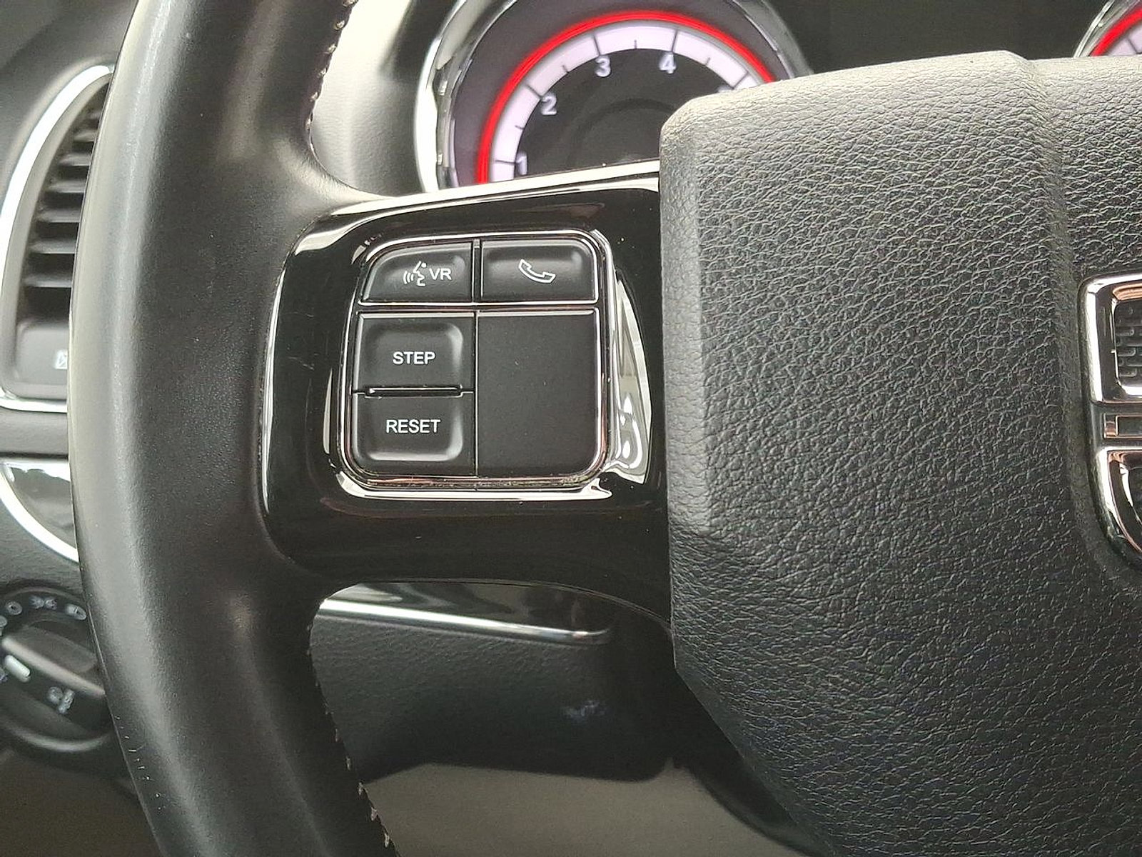 Used 2019 Dodge Grand Caravan SXT image 17