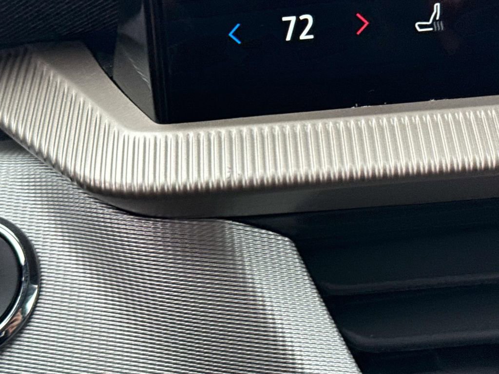 Used 2025 Ford Explorer Active image 26