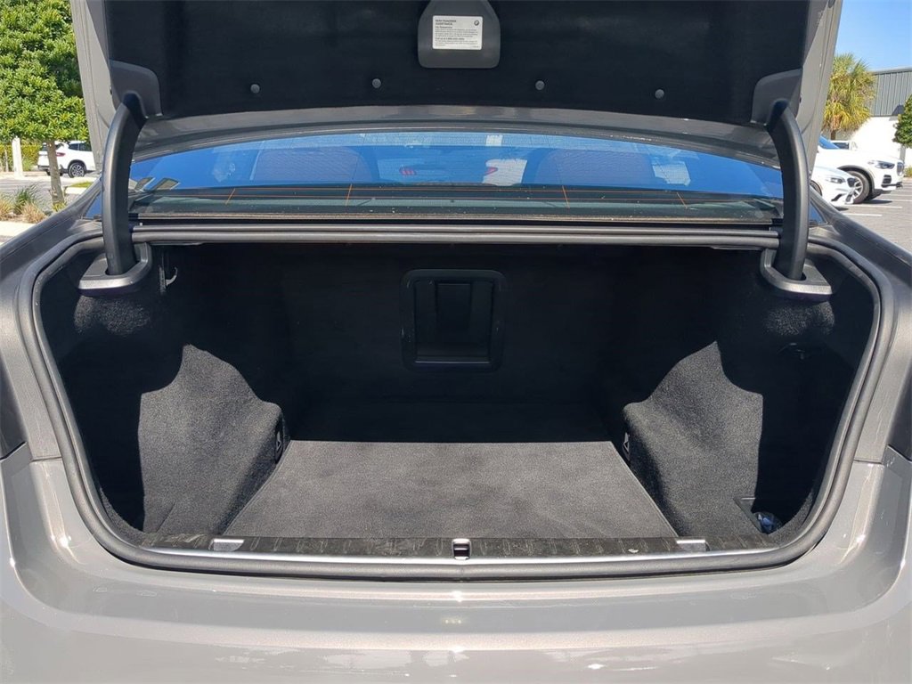 Used 2021 BMW 750i xDrive w/ Luxury Rear Seating Package image 14