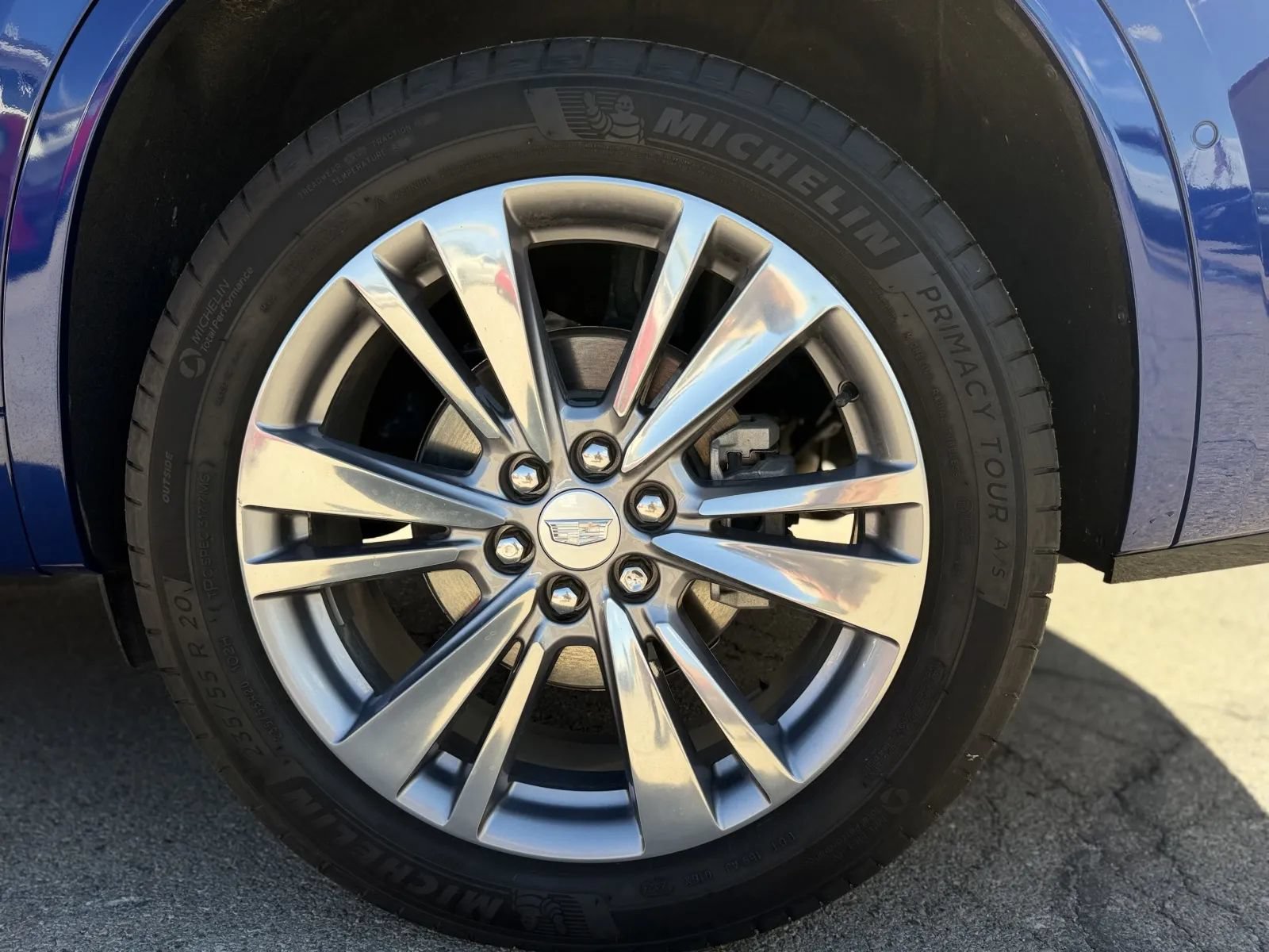 Used 2025 Cadillac XT6 Premium Luxury w/ Technology Package AWD/4WD image 41