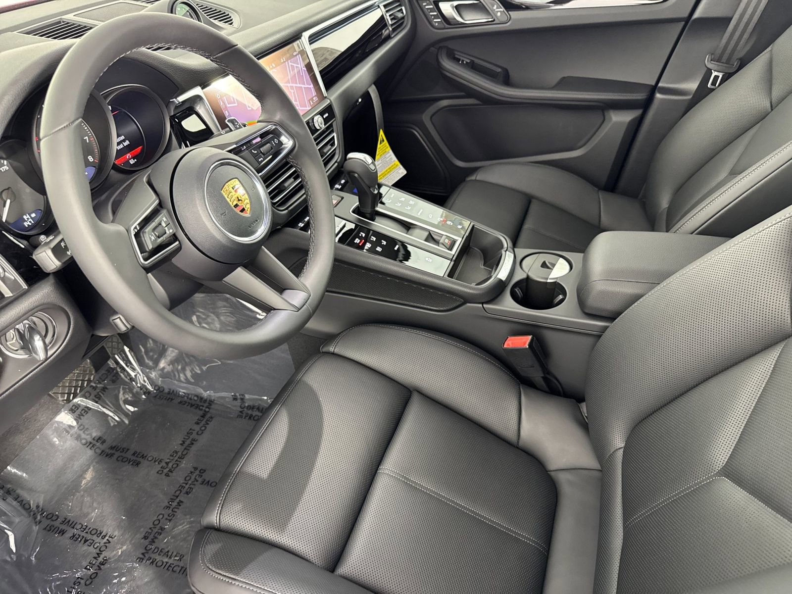New 2026 Porsche Macan AWD/4WD image 4