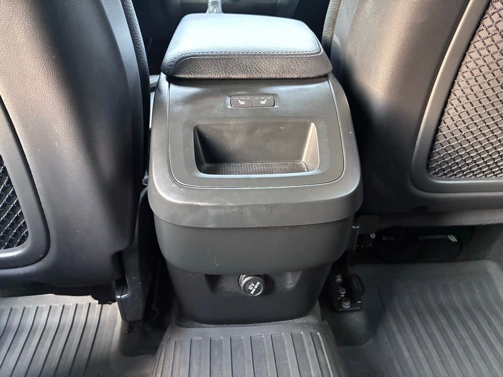 Used 2019 Volvo XC60 T6 Momentum w/ Premium Package image 17