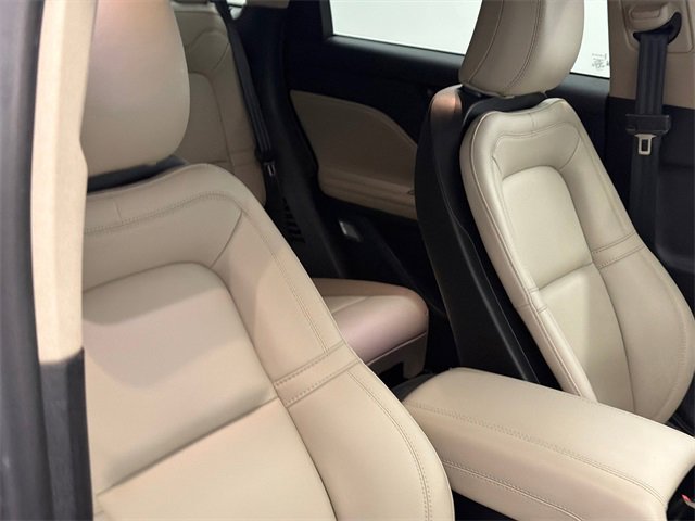 Used 2025 Lincoln Corsair AWD image 11