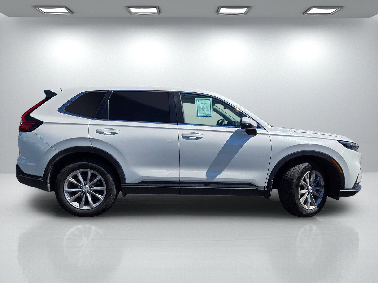 Used 2025 Honda CR-V EX image 3