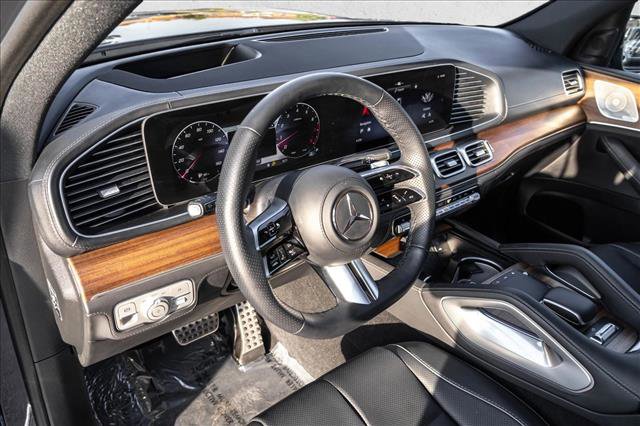 Used 2025 Mercedes-Benz GLS 580 4MATIC image 10